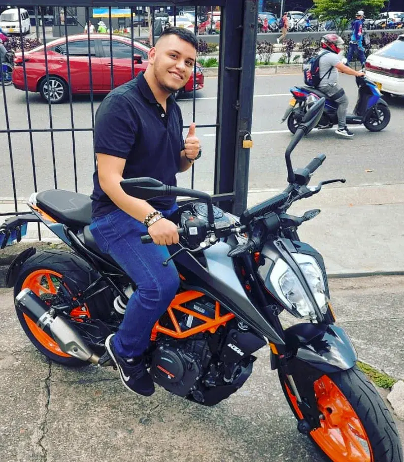 3-vehiculo-moto_una-forma-economica-de-viajar-explora-nuevos-horizontes