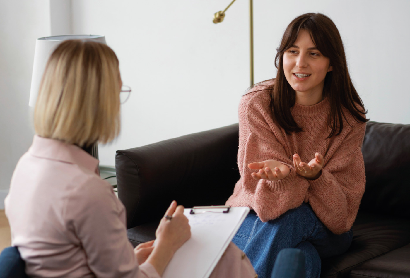 <span id="hs_cos_wrapper_name" class="hs_cos_wrapper hs_cos_wrapper_meta_field hs_cos_wrapper_type_text" style="" data-hs-cos-general-type="meta_field" data-hs-cos-type="text" >Cómo cuidar tu salud mental</span>